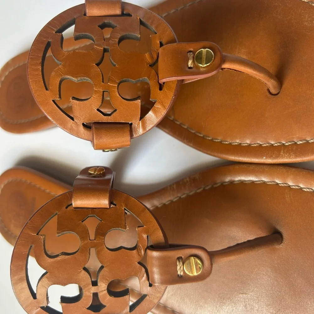 Tory Burch Miller leather thong sandals - Picture 2 of 8